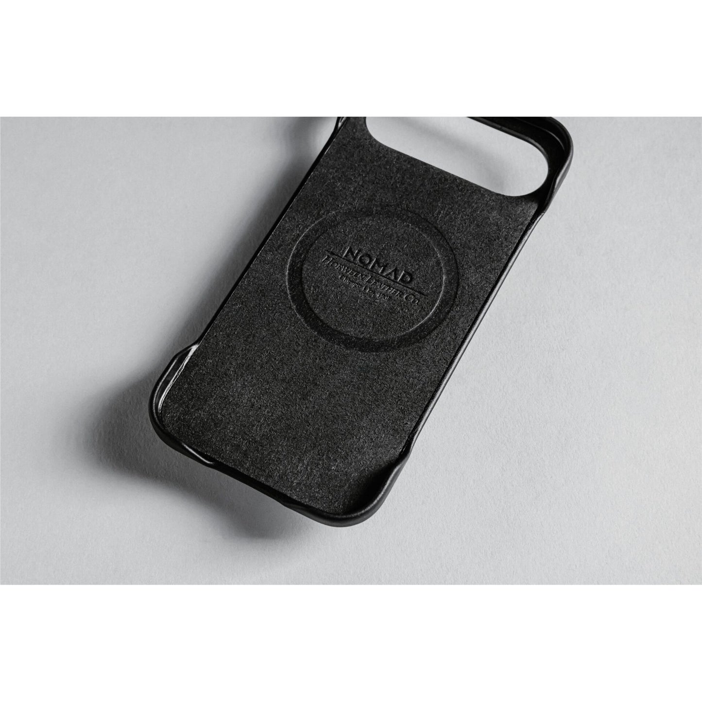 Nomad Traditional Leather Case iPhone 17 Air Black Horween