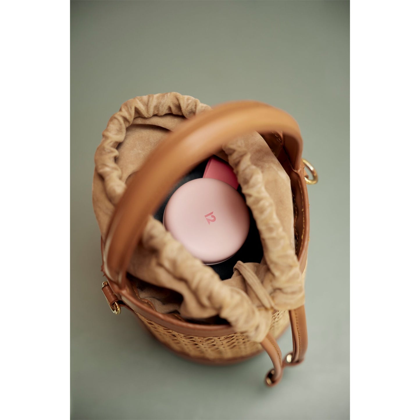 Twelve South ButterFly SE 2-in-1 Qi2 Wireless Charger Pink