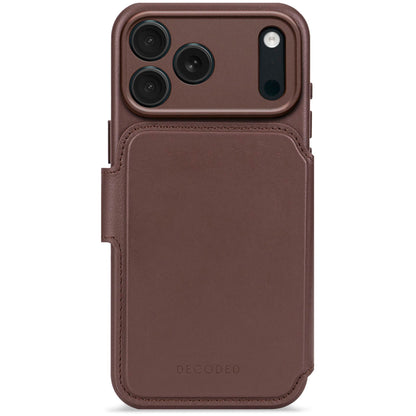 Decoded Leather Detachable Wallet iPhone 17 Pro Max Brown