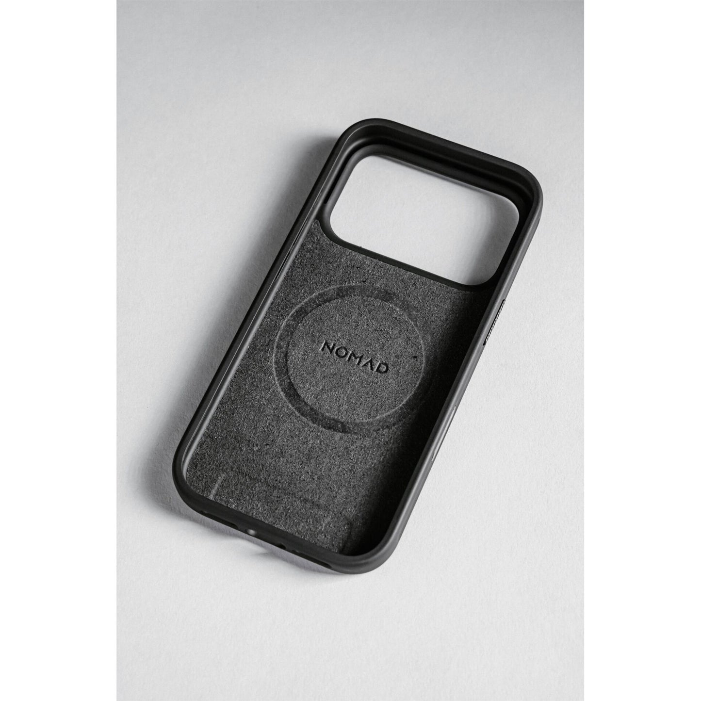 Nomad Modern Case iPhone 17 Pro Vulcan Black