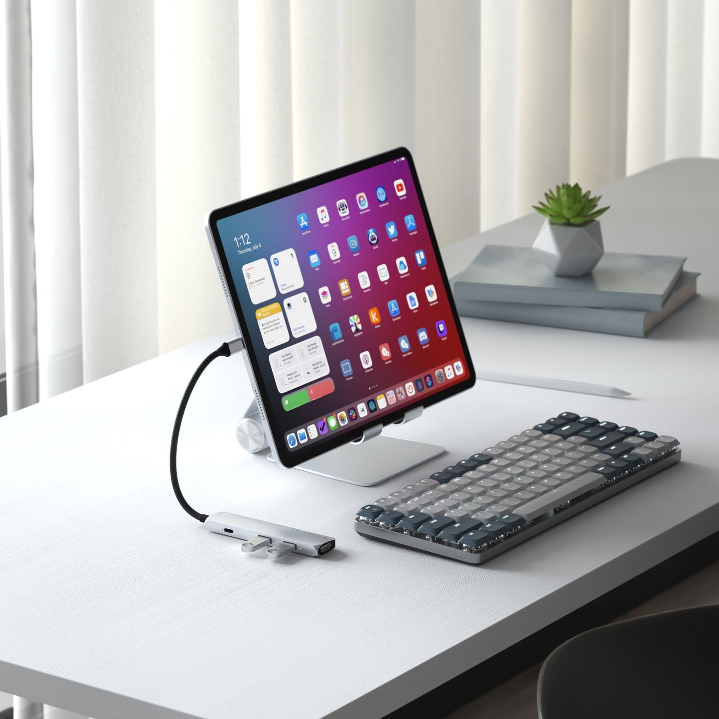 Satechi USB-C 4-in-1 Slim Multiport Adapter 4K Silver