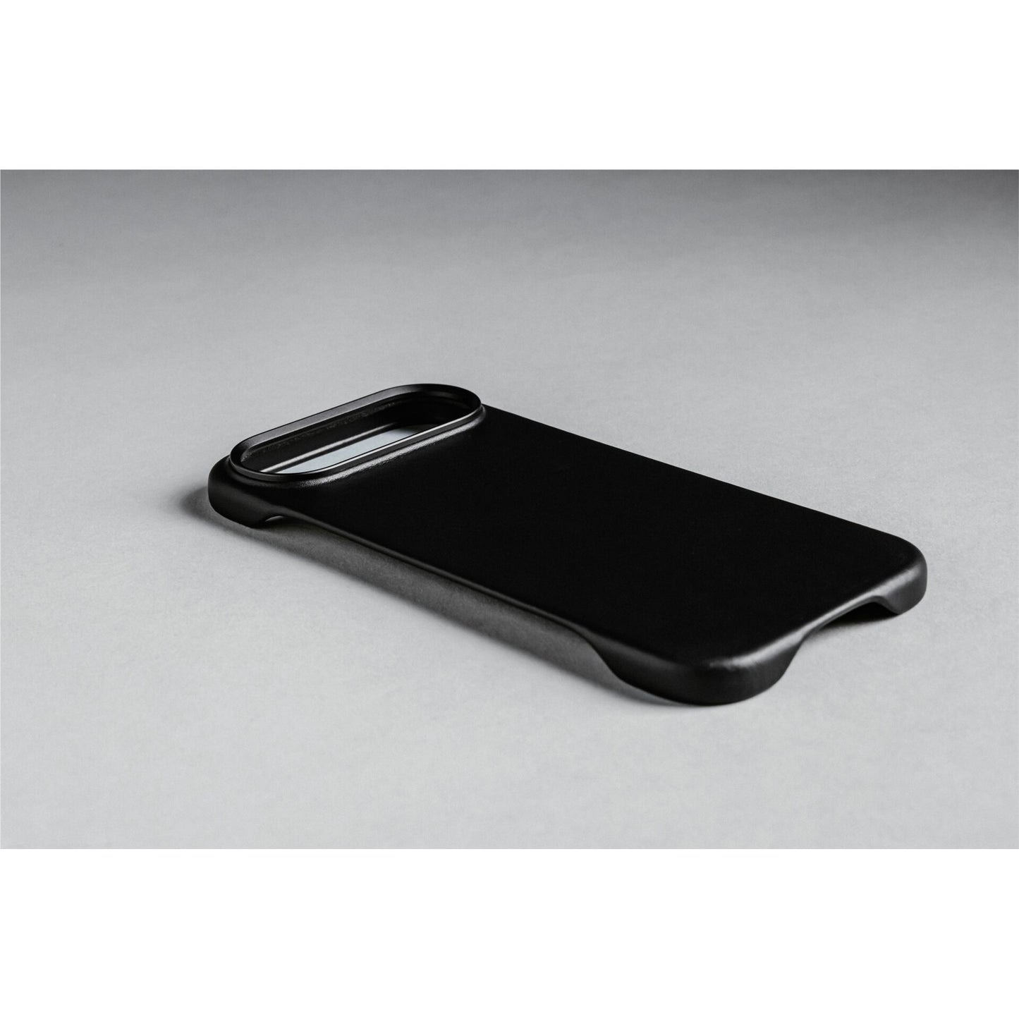 Nomad Traditional Leather Case iPhone 17 Air Black Horween
