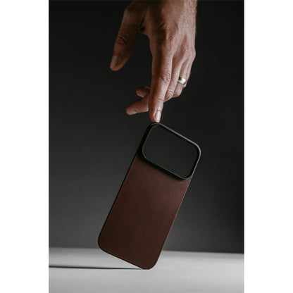 Nomad Magnetic Leather Back MagSafe iPhone 17 Pro Max Rustic Brown Horween