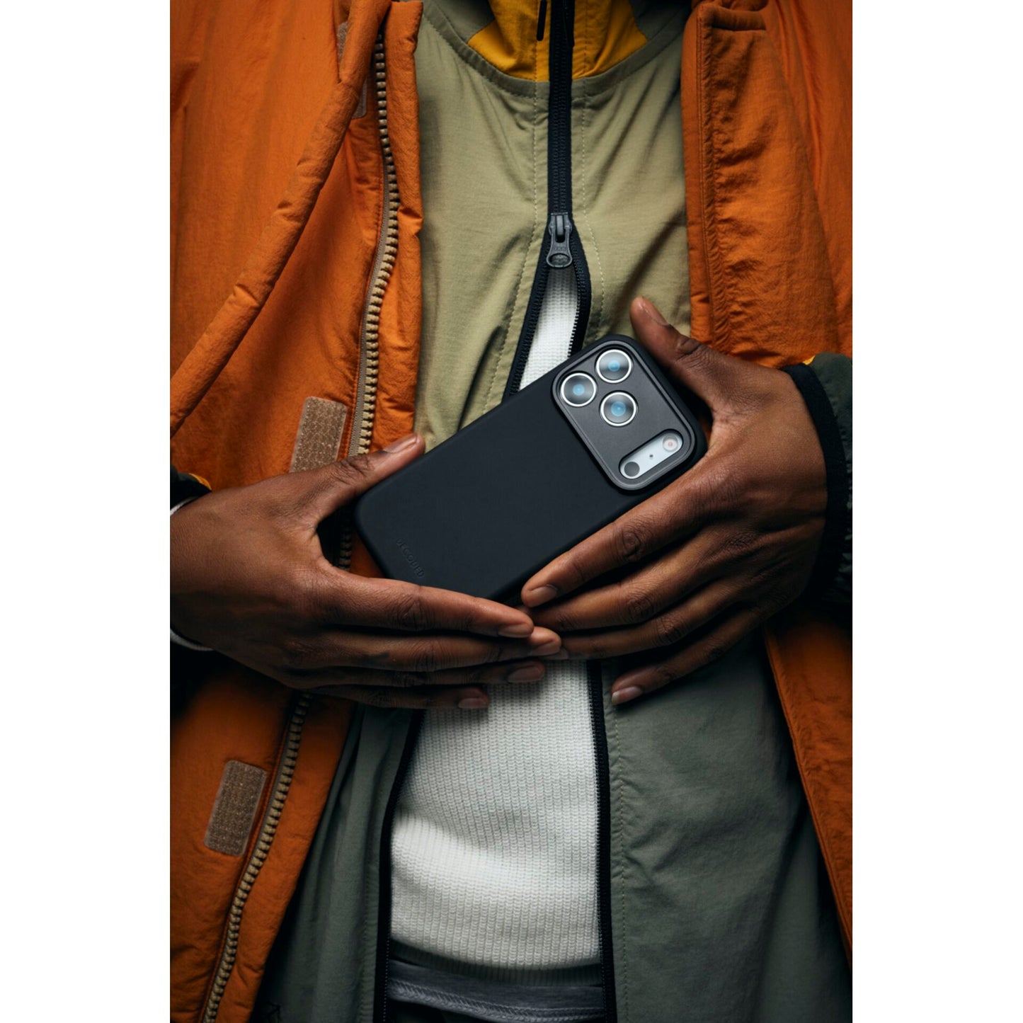 Decoded AntiMicrobial Silicone Backcover iPhone 17 Pro Max Black