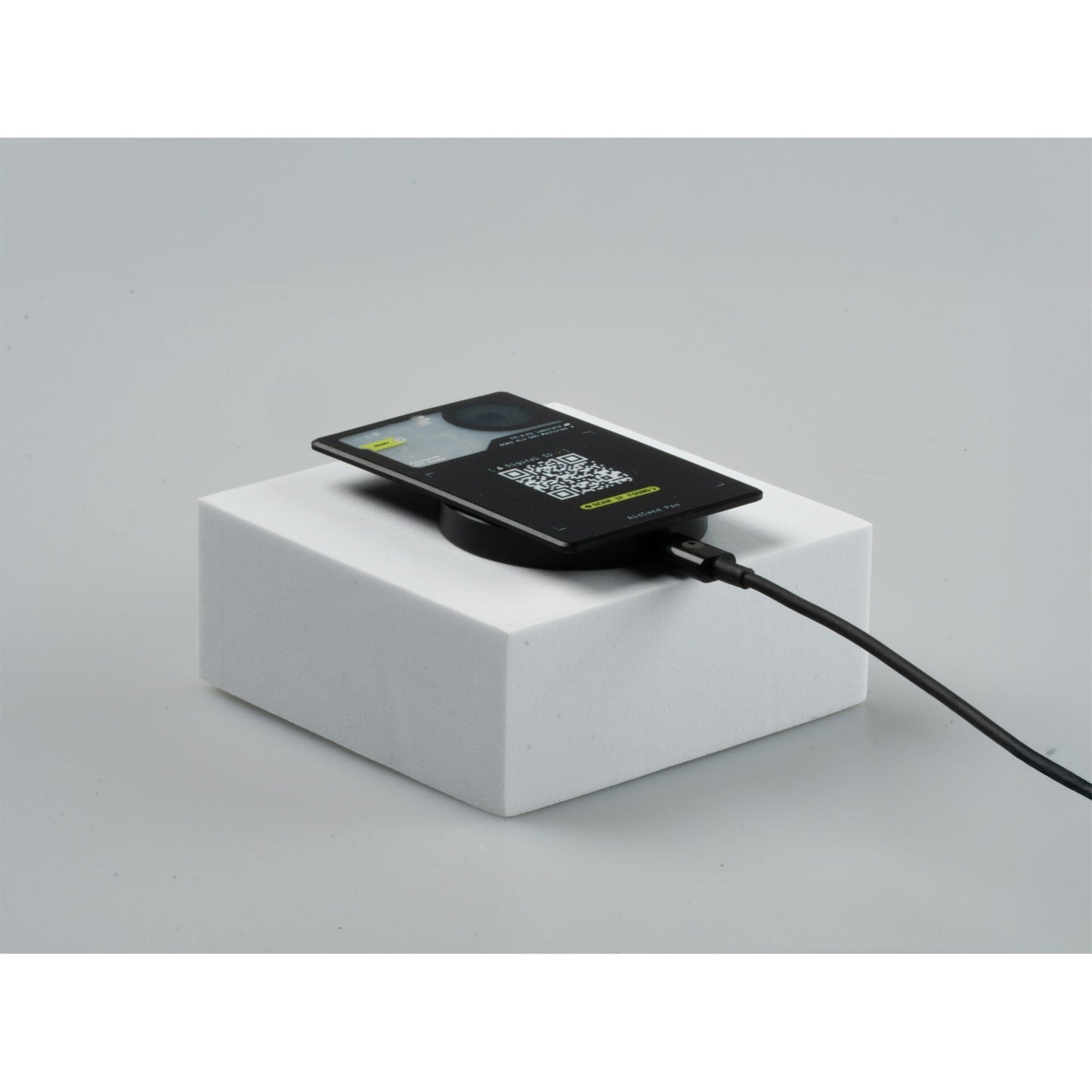 Rolling Square AirCard Pro BT Tracker for Apple Black