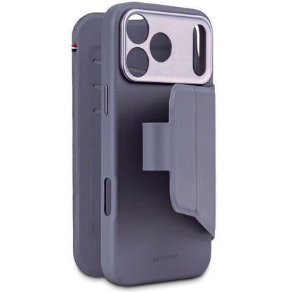 Decoded Silicone Detachable Wallet iPhone 17 Pro Max Blue