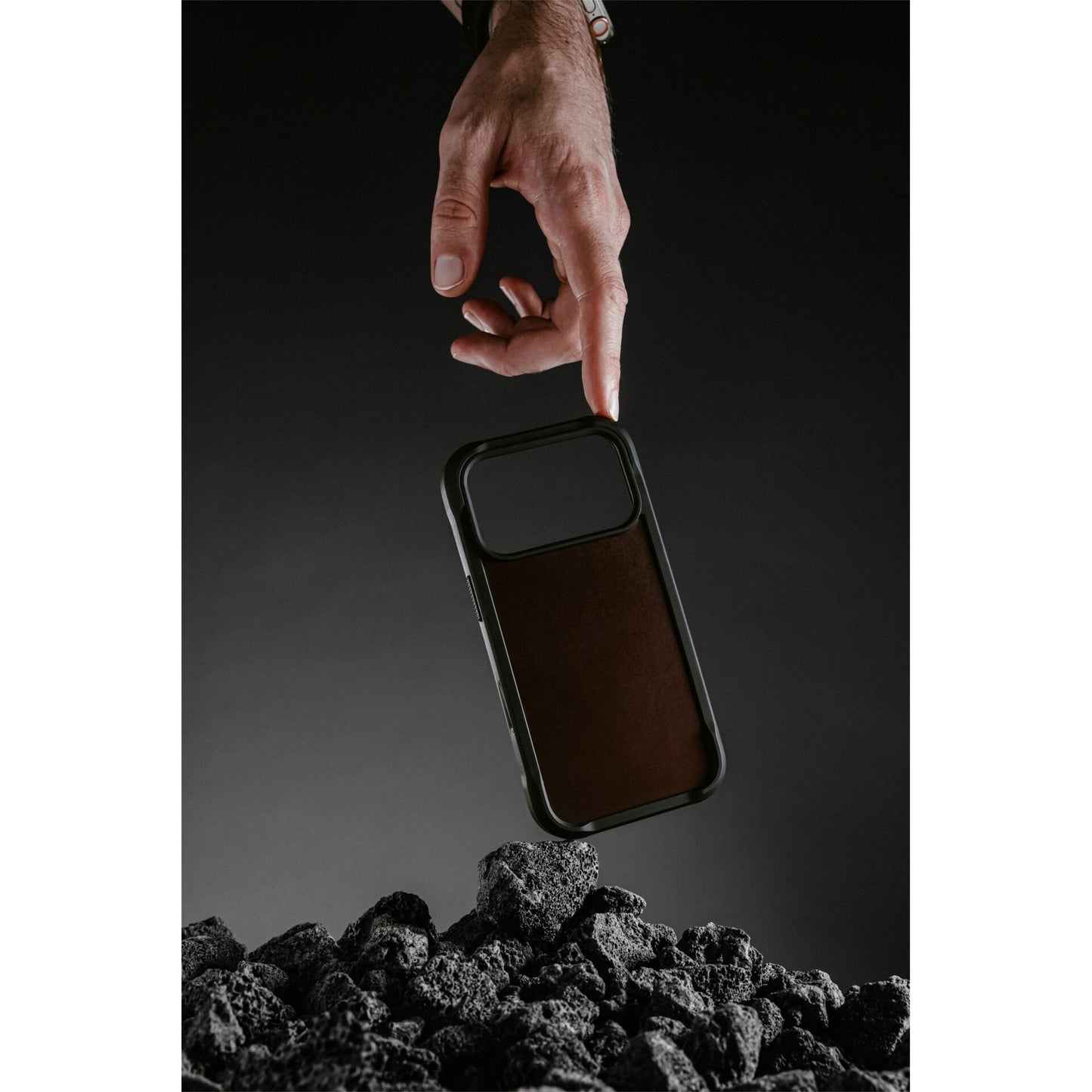 Nomad Rugged Leather Case iPhone 17 Pro Rustic Brown Horween