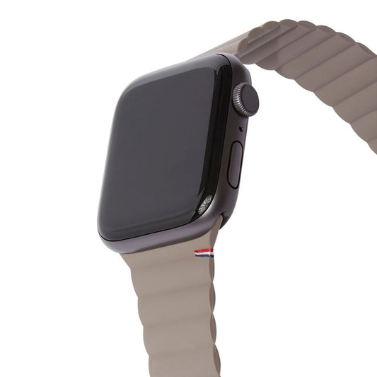 Decoded - Silicone Magnetic Traction Strap | Für Apple Watch 41/40/38mm | Dark Taupe